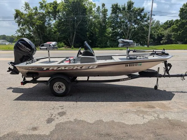 Slide: The Image of Tracker Pro 160 2016 - 3