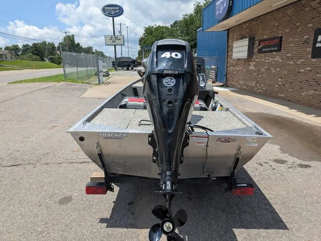 Slide: The Image of Tracker Pro 160 2016 - 4