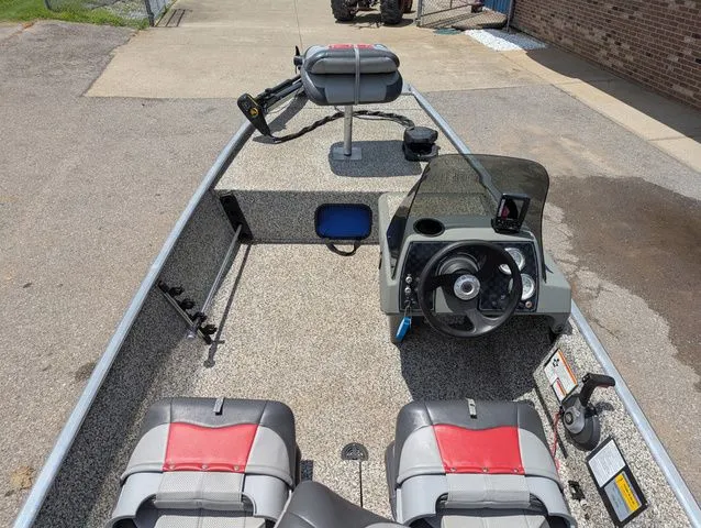 Slide: The Image of Tracker Pro 160 2016 - 5