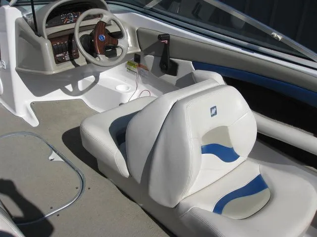 Slide: The Image of Four Winns 180 HORIZON I/O 4.3L V6 190HP W/ TRAILER 1999 - 10