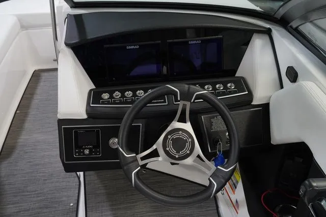 Slide: The Image of Four Winns H4 2022 - 15