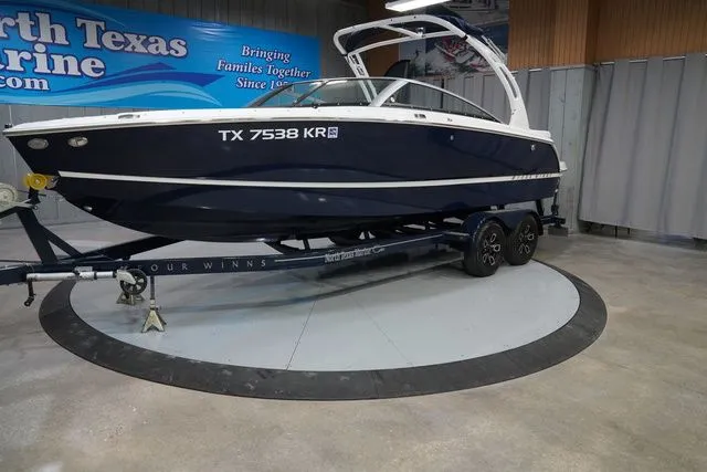 Slide: The Image of Four Winns H4 2022 - 2