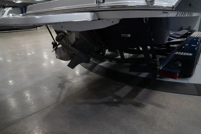 Slide: The Image of Four Winns H4 2022 - 8