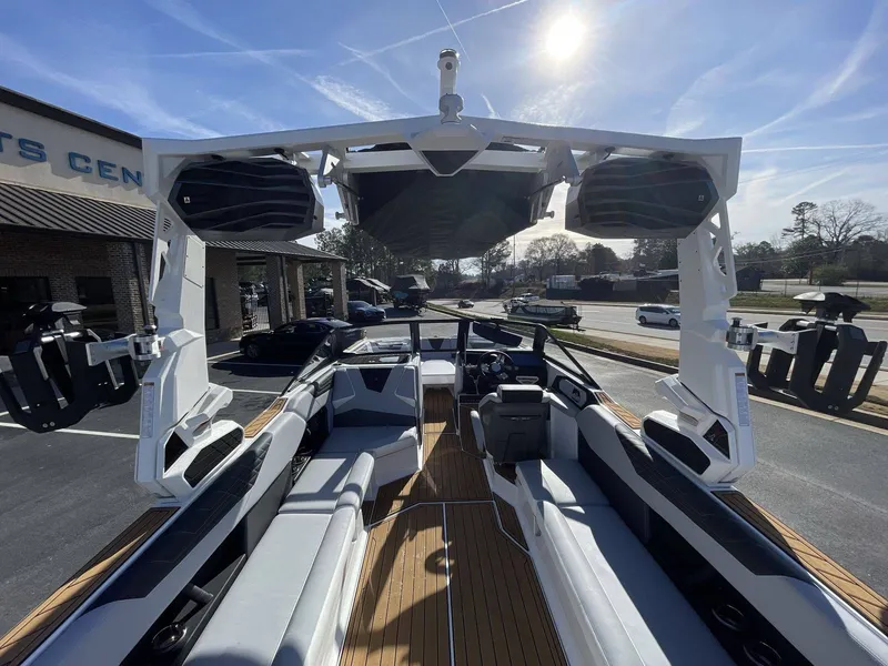 Slide: The Image of Nautique Super Air Nautique S25 2024 - 10