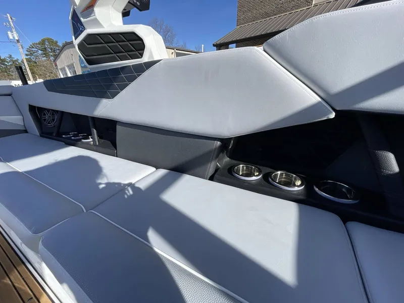 Slide: The Image of Nautique Super Air Nautique S25 2024 - 11