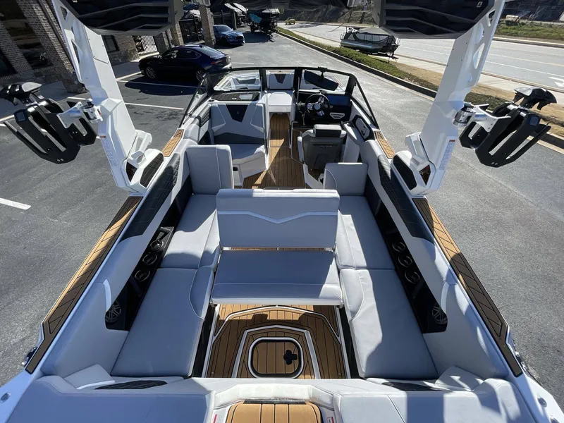 Slide: The Image of Nautique Super Air Nautique S25 2024 - 17