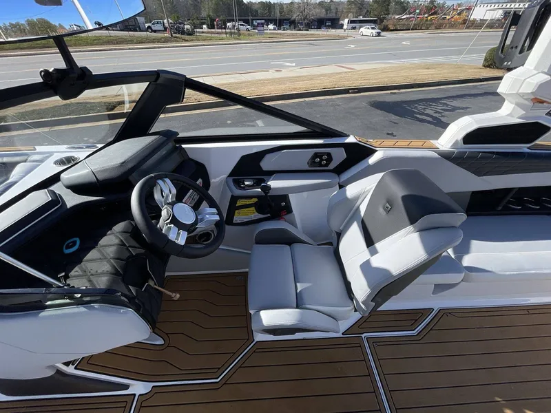 Slide: The Image of Nautique Super Air Nautique S25 2024 - 26