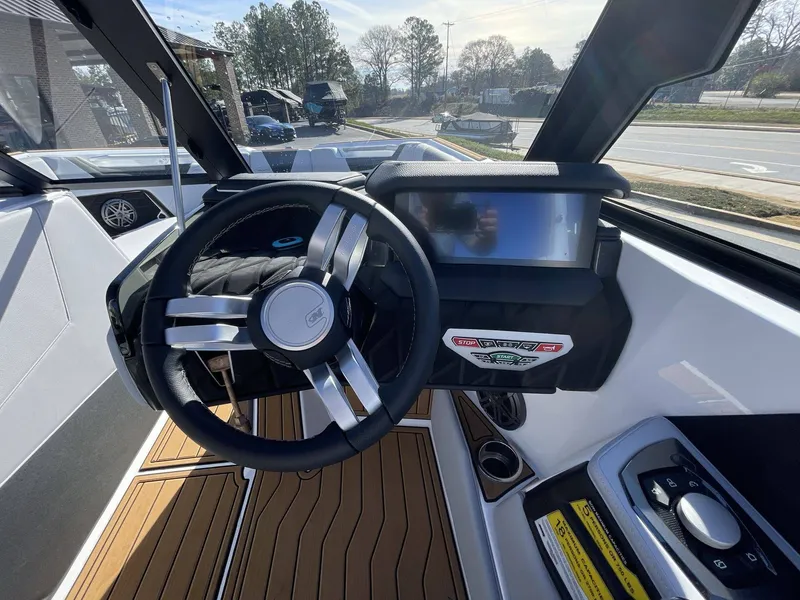 Slide: The Image of Nautique Super Air Nautique S25 2024 - 27