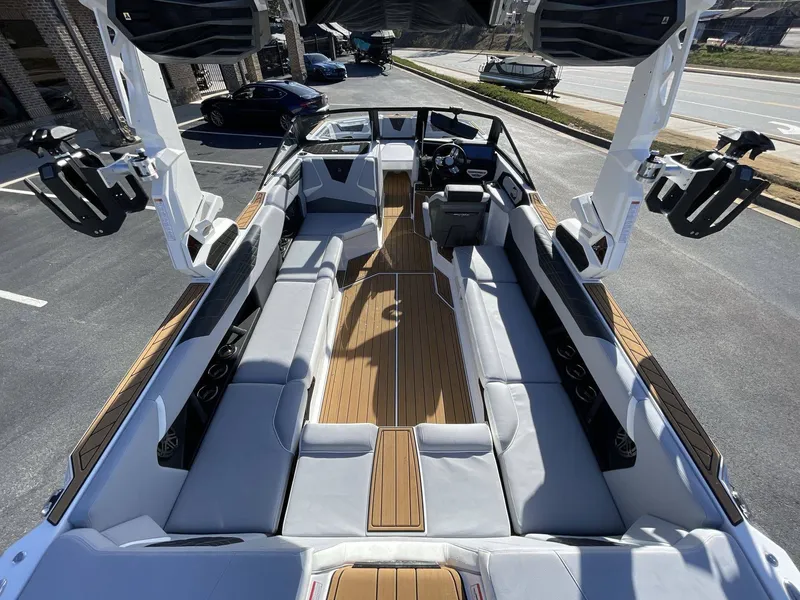 Slide: The Image of Nautique Super Air Nautique S25 2024 - 28