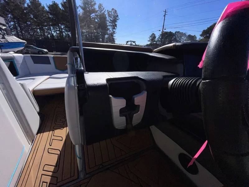 Slide: The Image of Nautique G23 2017 - 24