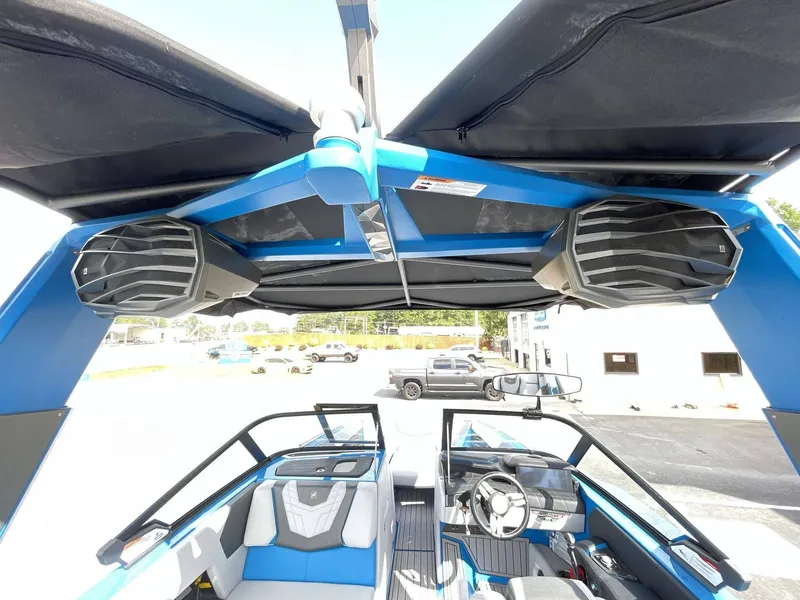 Slide: The Image of Nautique G25 2022 - 23