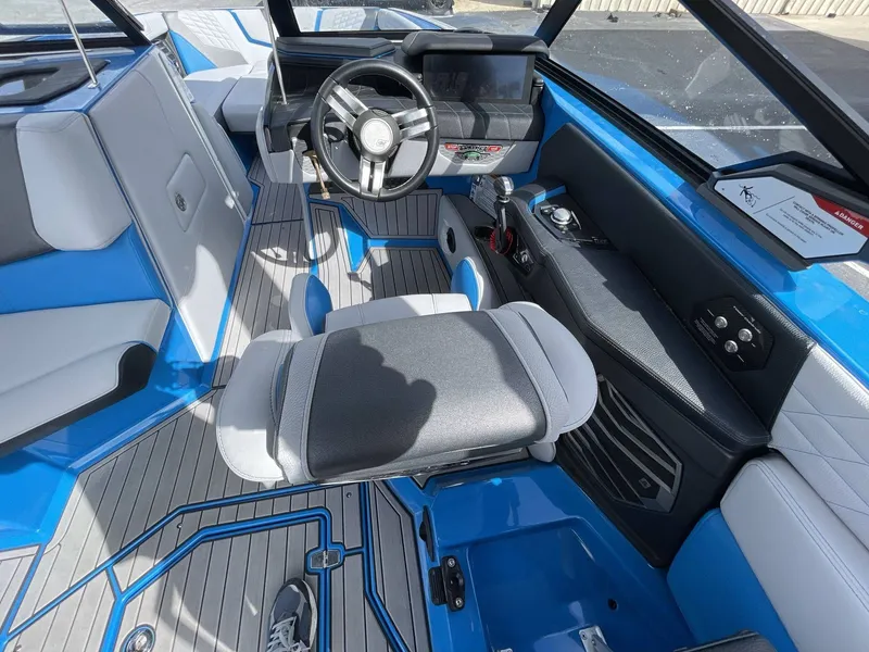 Slide: The Image of Nautique G25 2022 - 25