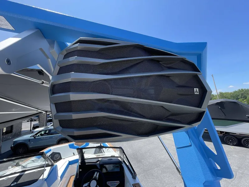 Slide: The Image of Nautique GS24 2025 - 18