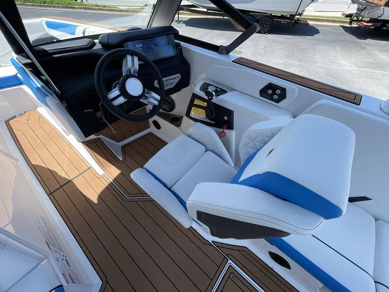 Slide: The Image of Nautique GS24 2025 - 23