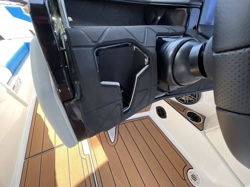 Slide: The Image of Nautique GS24 2025 - 27