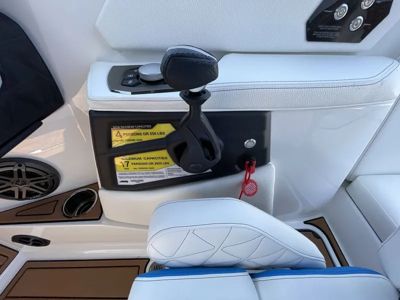 Slide: The Image of Nautique GS24 2025 - 28