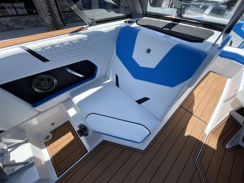 Slide: The Image of Nautique GS24 2025 - 33