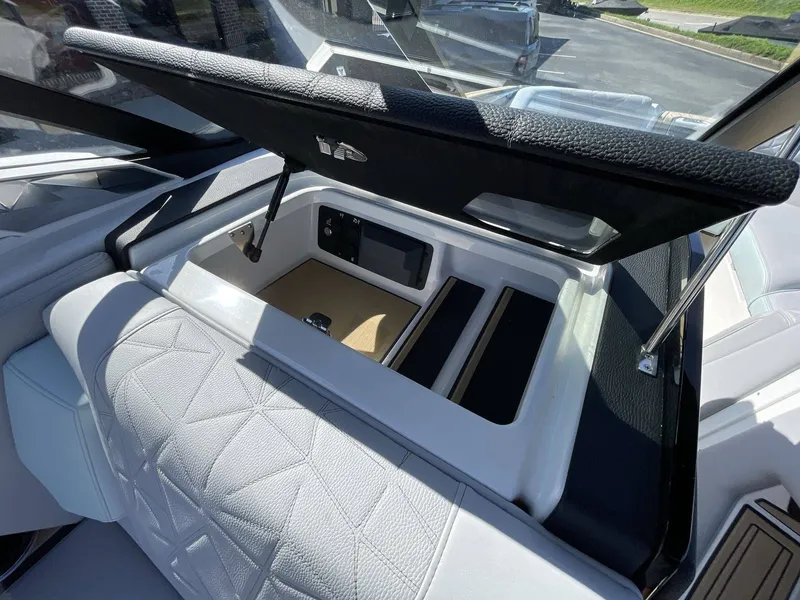 Slide: The Image of Nautique Super Air Nautique 2021 - 12