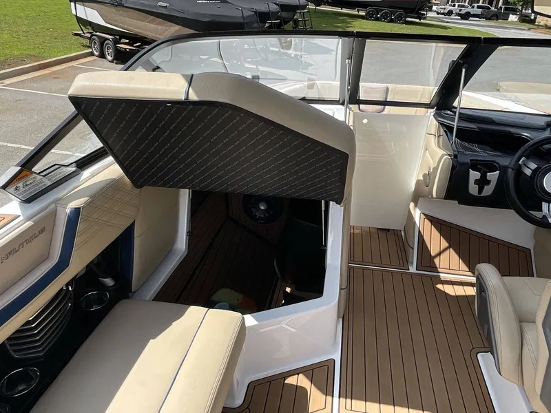 Slide: The Image of Nautique G25 2020 - 13