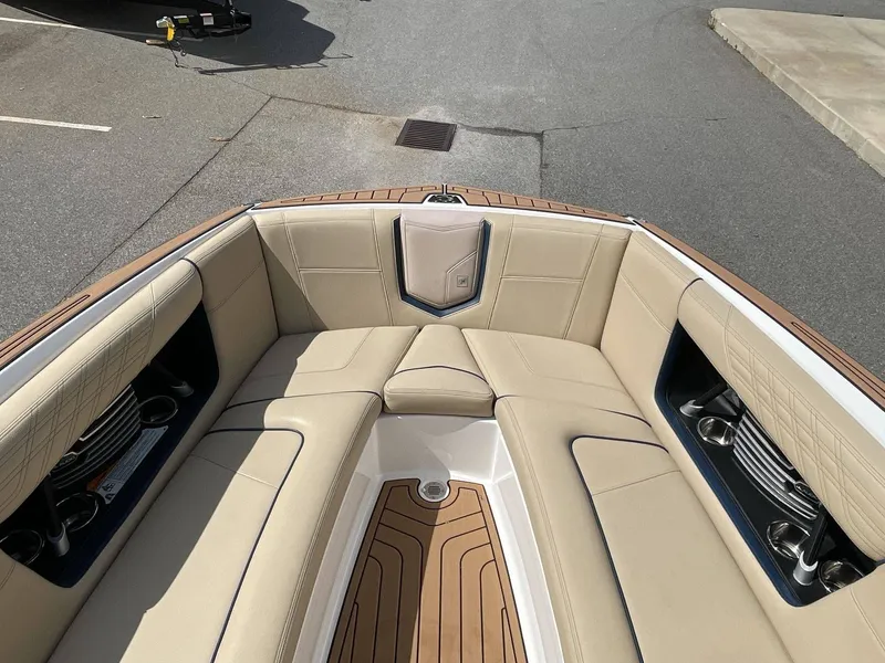 Slide: The Image of Nautique G25 2020 - 14