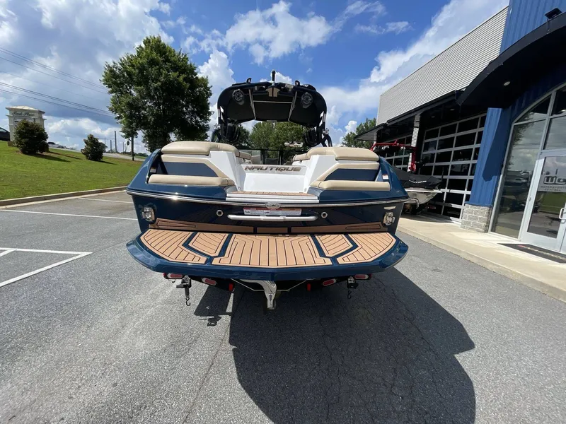 Slide: The Image of Nautique G25 2020 - 16