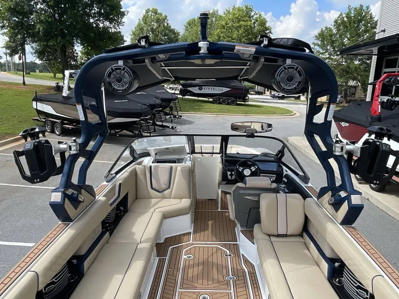 Slide: The Image of Nautique G25 2020 - 18