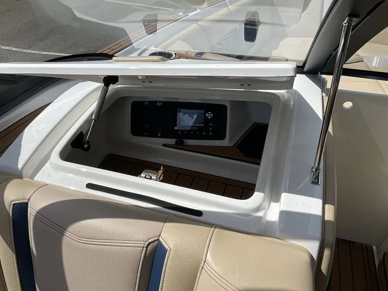 Slide: The Image of Nautique G25 2020 - 20