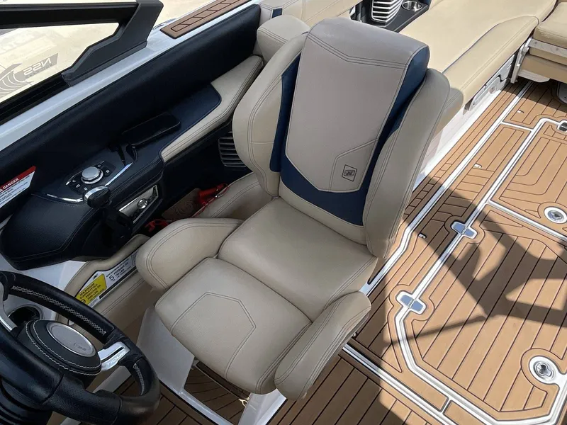 Slide: The Image of Nautique G25 2020 - 24