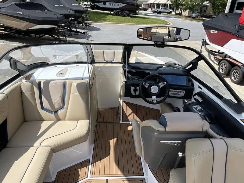 Slide: The Image of Nautique G25 2020 - 25