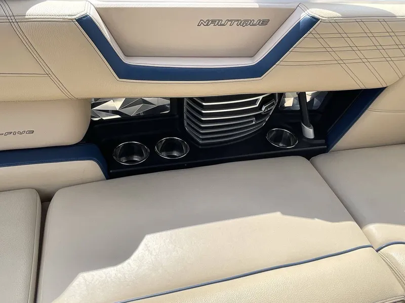 Slide: The Image of Nautique G25 2020 - 26