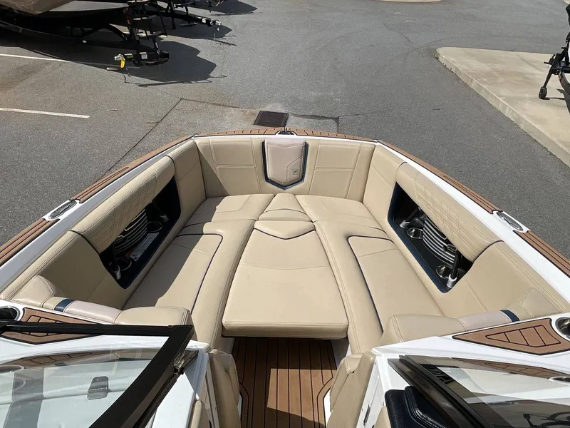 Slide: The Image of Nautique G25 2020 - 30