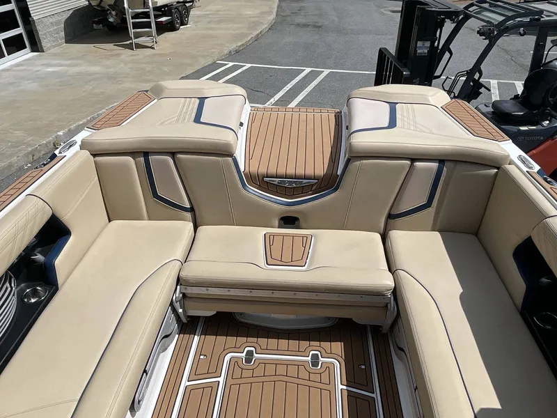 Slide: The Image of Nautique G25 2020 - 8