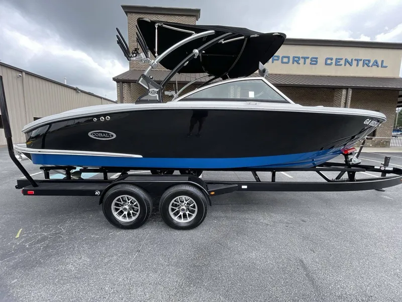 Slide: The Image of Cobalt CS23 Surf 2018 - 16