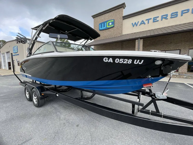 Slide: The Image of Cobalt CS23 Surf 2018 - 17