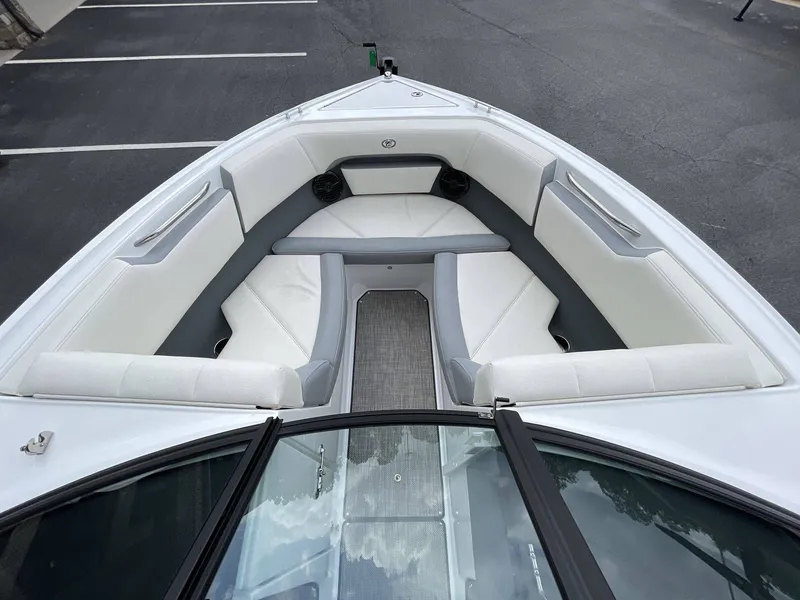 Slide: The Image of Cobalt CS23 Surf 2018 - 21