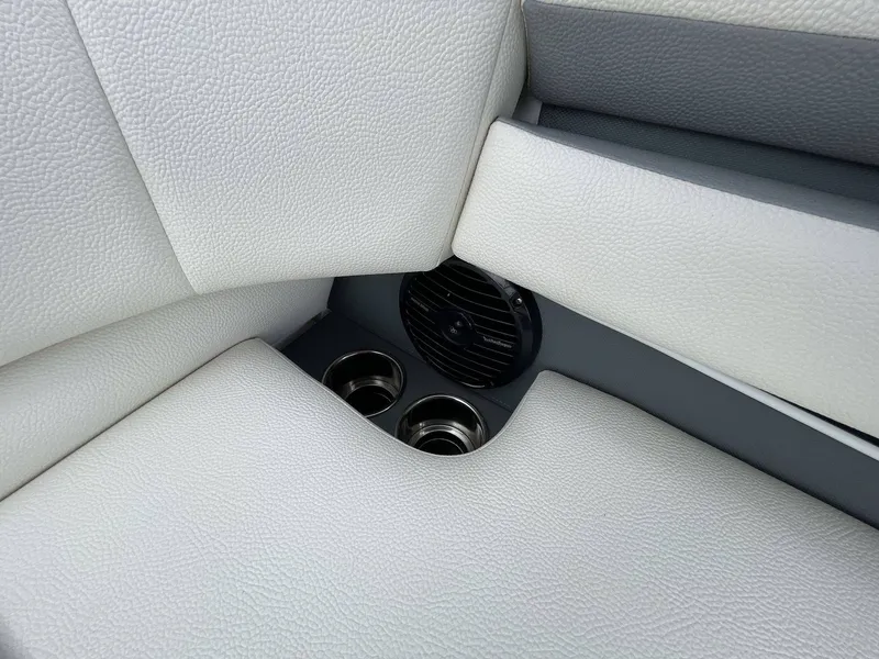 Slide: The Image of Cobalt CS23 Surf 2018 - 23