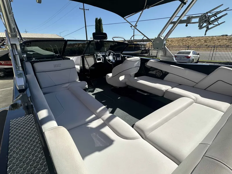 Slide: The Image of MasterCraft NXT22 2019 - 12
