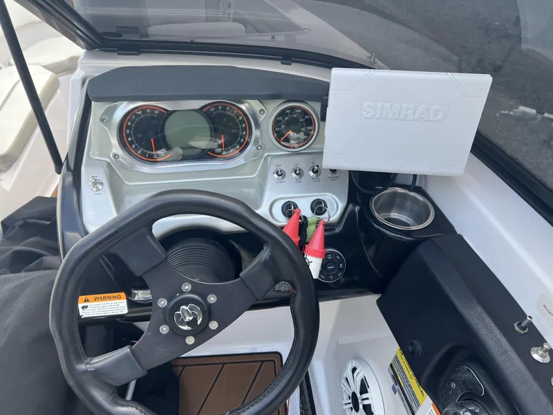 Slide: The Image of Scarab 255 HO Impulse 2015 - 11