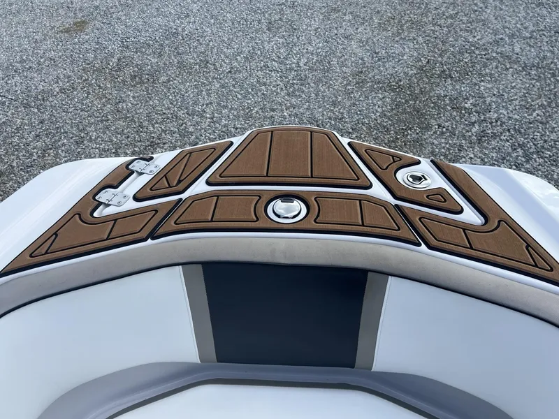 Slide: The Image of Scarab 255 HO Impulse 2015 - 3