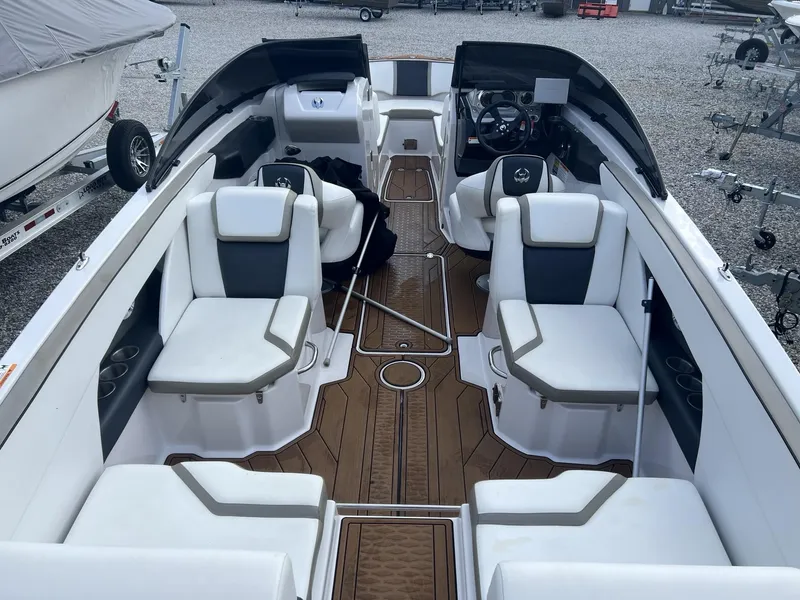 Slide: The Image of Scarab 255 HO Impulse 2015 - 8