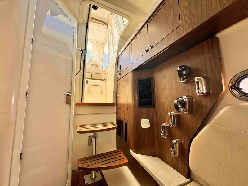 Slide: The Image of Boston Whaler 350 Outrage 2018 - 53