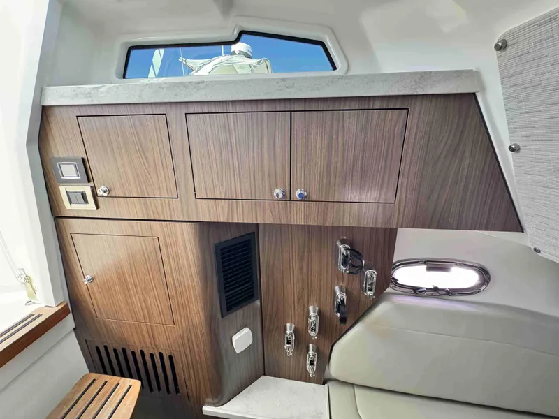 Slide: The Image of Boston Whaler 350 Outrage 2018 - 54