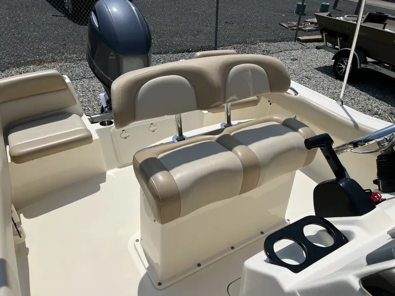 Slide: The Image of Scout 195 Sportfish 2021 - 10
