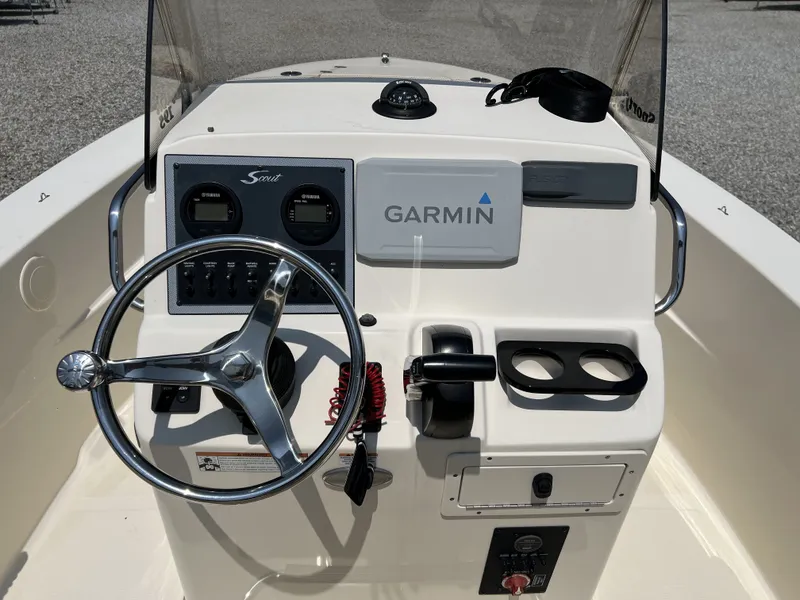 Slide: The Image of Scout 195 Sportfish 2021 - 11