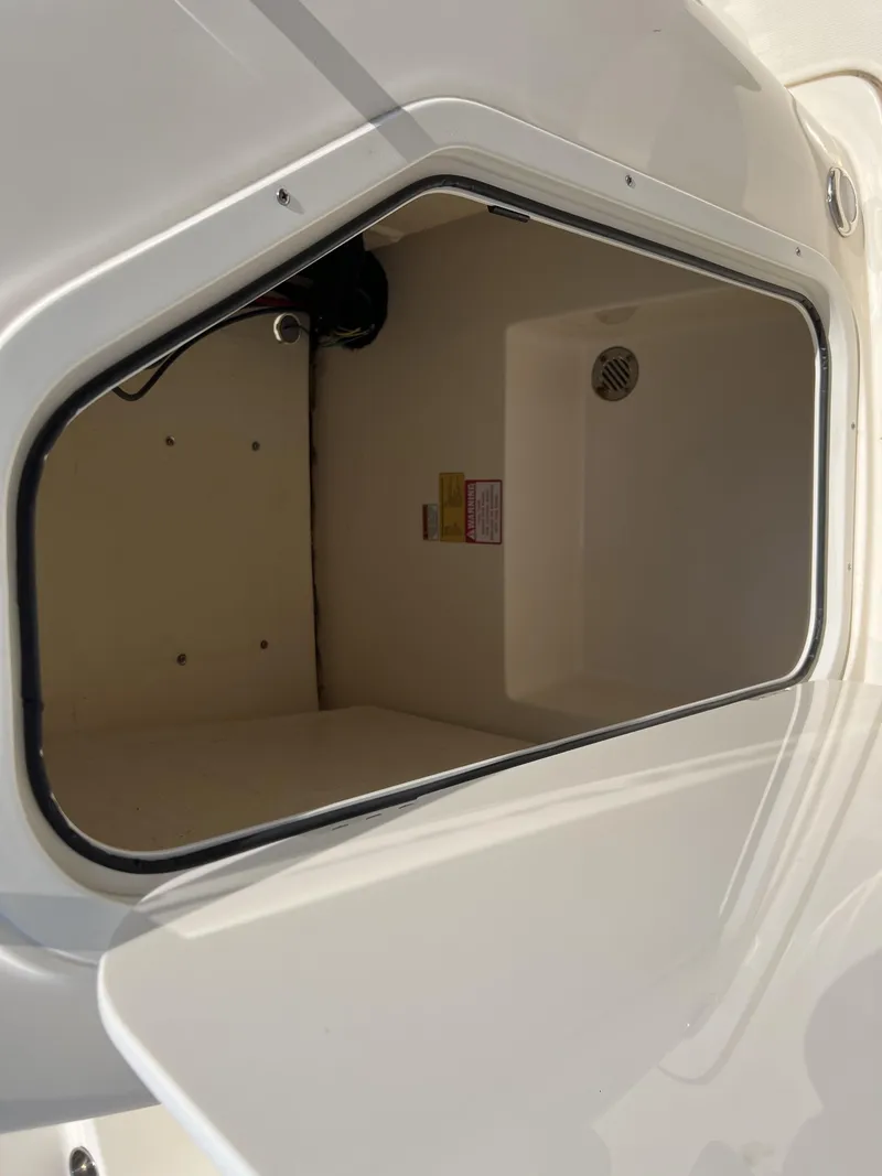 Slide: The Image of Scout 195 Sportfish 2021 - 12