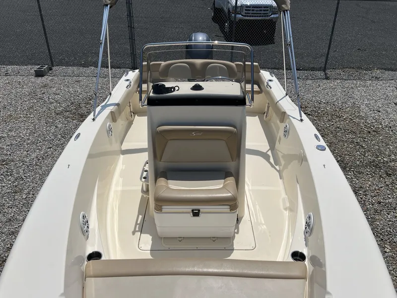 Slide: The Image of Scout 195 Sportfish 2021 - 17