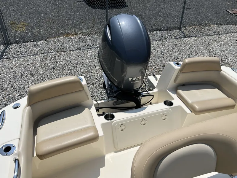 Slide: The Image of Scout 195 Sportfish 2021 - 18