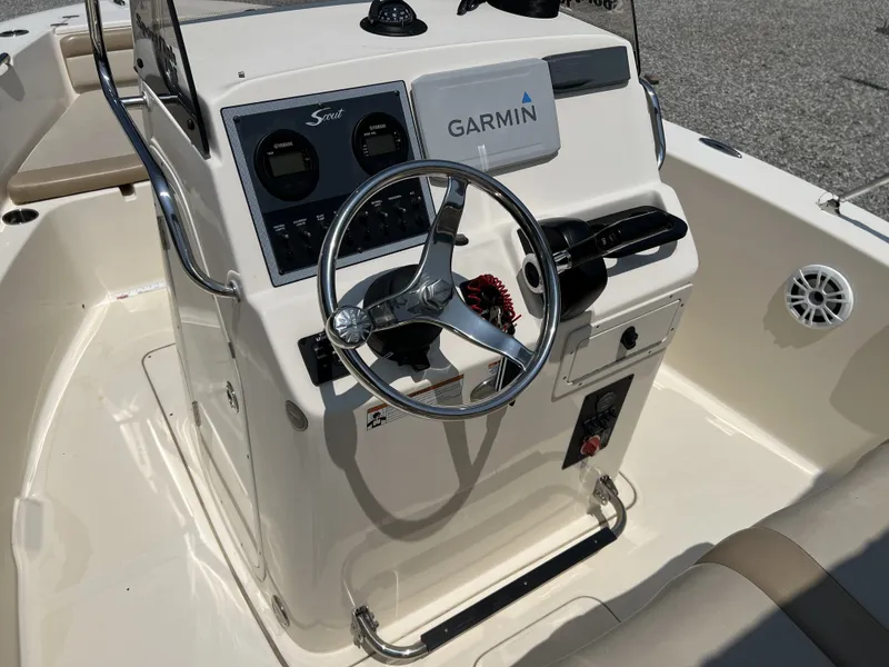 Slide: The Image of Scout 195 Sportfish 2021 - 20