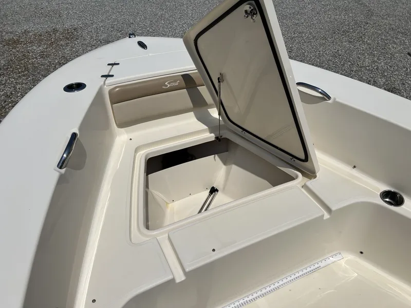 Slide: The Image of Scout 195 Sportfish 2021 - 6