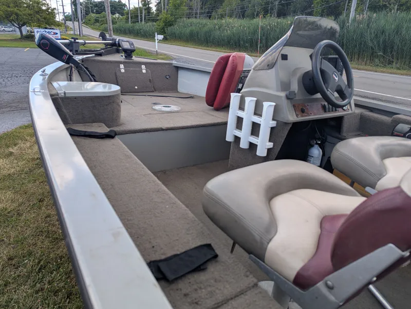 Slide: The Image of Tracker Super Guide V-16 SC 2001 - 5